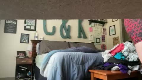 Snapshot of fp004 chatting on December 4, 5:43 pm fp004 online show from December 4, 5:43 pm