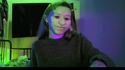 fran_bow online show from April 10, 7:18 pm