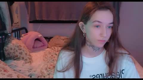 Snapshot of fran_bow chatting on June 5, 10:21 am fran_bow online show from June 5, 10:21 am