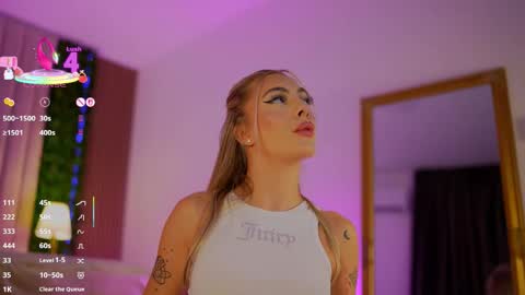 Snapshot of francescanappi chatting on September 20, 4:52 pm Franci online show from September 20, 4:52 pm