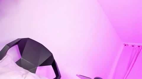 francesca online show from December 5, 10:46 am