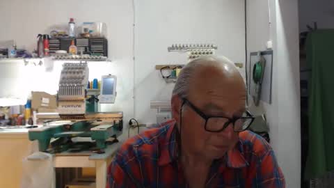 Snapshot of francisco727 chatting on March 30, 11:11 am francisco727 online show from March 30, 11:11 am