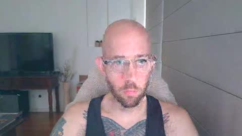 Snapshot of frank_perry2332 chatting on April 21, 11:18 pm frank_perry2332 online show from April 21, 11:18 pm
