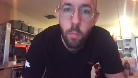 Snapshot of frank_perry2332 chatting on April 29, 6:17 am frank_perry2332 online show from April 29, 6:17 am