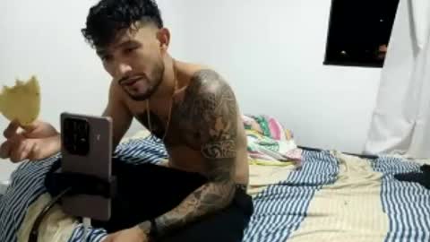 frankdanielsmolano online show from June 22, 3:25 am