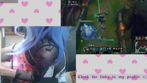 Snapshot of frankie_boygirl chatting on February 15, 9:44 pm Frankie online show from February 15, 9:44 pm