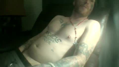 Snapshot of frankyb0yforeal chatting on July 15, 4:18 am frankyb0yforeal online show from July 15, 4:18 am