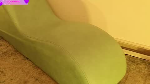 Snapshot of fransheskarossi_ chatting on June 22, 11:29 am Fransheska online show from June 22, 11:29 am