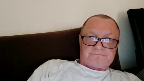 Wolfi online show from May 23, 6:18 am