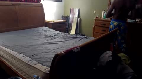 freakeazy online show from March 1, 8:33 pm