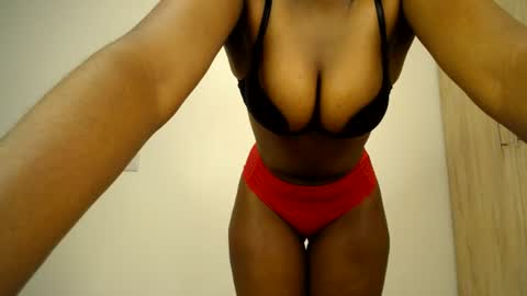 Snapshot of freaky_ass chatting on June 14, 11:45 am Berry online show from June 14, 11:45 am