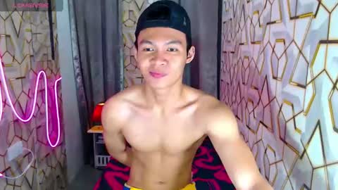 Mark online show from June 19, 3:38 pm