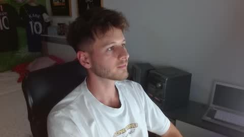 Snapshot of freddy_star chatting on May 30, 9:01 pm Frederick Perin online show from May 30, 9:01 pm
