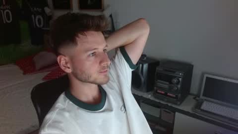 Snapshot of freddy_star chatting on June 2, 2:19 pm Frederick Perin online show from June 2, 2:19 pm