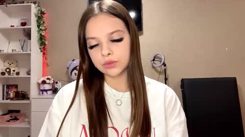 Lina online show from March 25, 4:13 pm