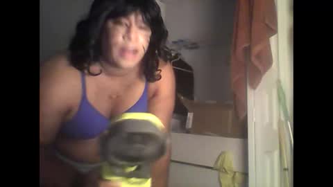 Snapshot of free_101 chatting on March 21, 8:08 am Angie-mae online show from March 21, 8:08 am