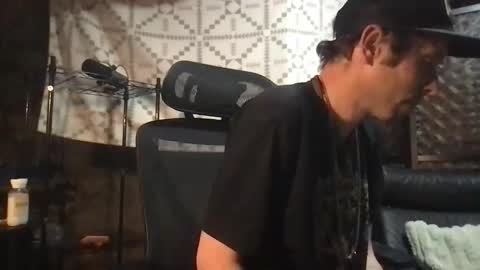 freeyourmind247 online show from April 18, 8:07 am