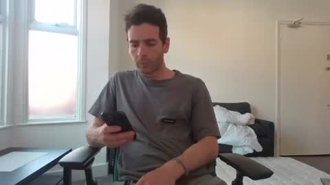 Snapshot of frenchbdmaninlondon chatting on May 26, 10:55 am Horny Paul online show from May 26, 10:55 am