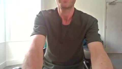 Snapshot of frenchbdmaninlondon chatting on June 12, 1:32 pm Horny Paul online show from June 12, 1:32 pm