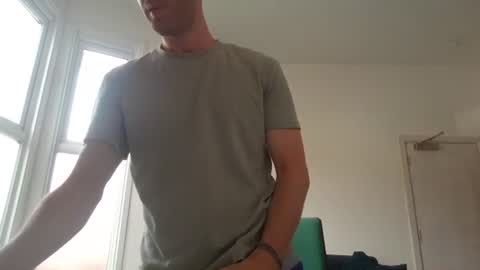 Snapshot of frenchbdmaninlondon chatting on June 14, 12:29 pm Horny Paul online show from June 14, 12:29 pm