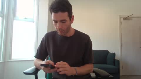 Snapshot of frenchbdmaninlondon chatting on June 19, 11:36 am Horny Paul online show from June 19, 11:36 am