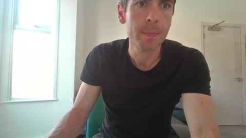 Snapshot of frenchbdmaninlondon chatting on June 22, 12:46 pm Horny Paul online show from June 22, 12:46 pm