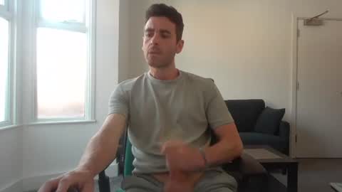 Snapshot of frenchbdmaninlondon chatting on July 17, 10:22 am Horny Paul online show from July 17, 10:22 am