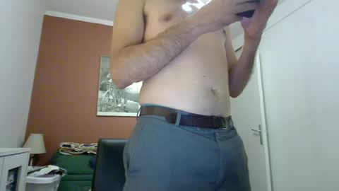 Frenchhorny91 online show from August 5, 9:17 pm
