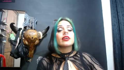 freyaa_sorceress online show from February 12, 4:54 am