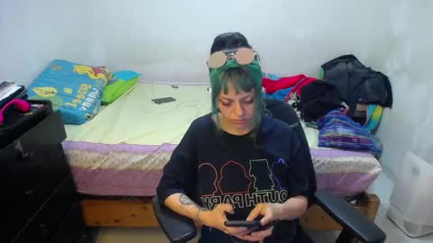 freyaa_sorceress online show from March 11, 8:20 pm