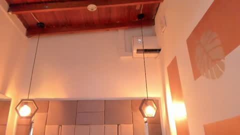  ALIS AND ALEX  online show from April 9, 9:09 pm