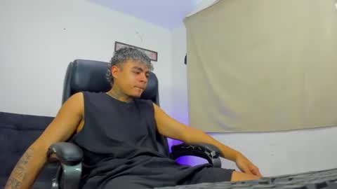 freyva_ online show from July 15, 6:24 pm