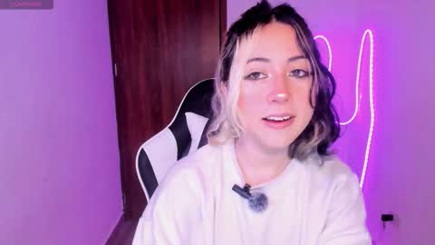 Snapshot of frida_lassi_ chatting on November 30, 9:30 pm frida_lassi_ online show from November 30, 9:30 pm