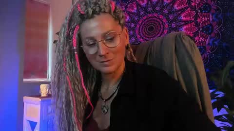 Frida Tander online show from May 29, 6:11 am