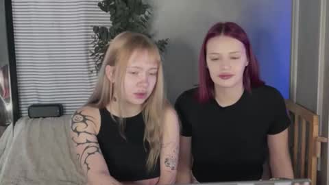 Snapshot of friend_zone_ chatting on January 17, 10:09 am friend_zone_ online show from January 17, 10:09 am