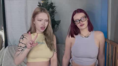 Snapshot of friend_zone_ chatting on January 19, 9:46 am friend_zone_ online show from January 19, 9:46 am