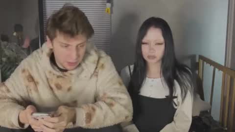 Snapshot of friend_zone_ chatting on February 22, 3:21 pm friend_zone_ online show from February 22, 3:21 pm