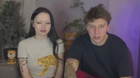 Snapshot of friend_zone_ chatting on March 12, 6:25 pm friend_zone_ online show from March 12, 6:25 pm