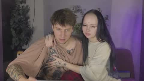 Snapshot of friend_zone_ chatting on March 19, 6:56 pm friend_zone_ online show from March 19, 6:56 pm