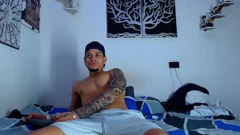 Adam y pitter online show from May 24, 1:54 am