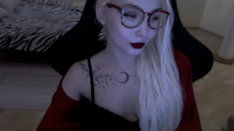 Snapshot of fromsun_forsoul chatting on May 2, 6:02 pm Lilith online show from May 2, 6:02 pm