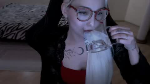 Snapshot of fromsun_forsoul chatting on May 22, 6:35 pm Lilith online show from May 22, 6:35 pm