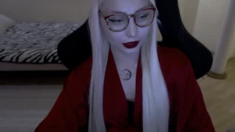 Snapshot of fromsun_forsoul chatting on June 8, 4:51 pm Lilith online show from June 8, 4:51 pm