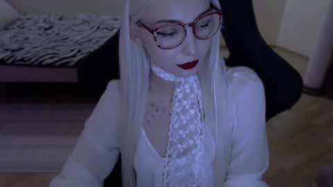 Snapshot of fromsun_forsoul chatting on June 22, 9:01 pm Lilith online show from June 22, 9:01 pm