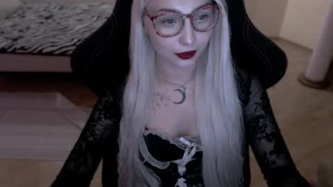 Snapshot of fromsun_forsoul chatting on June 26, 8:57 pm Lilith online show from June 26, 8:57 pm