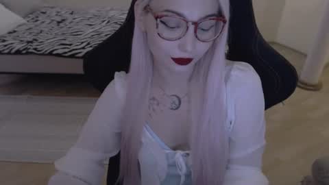Snapshot of fromsun_forsoul chatting on July 22, 11:57 am Lilith online show from July 22, 11:57 am