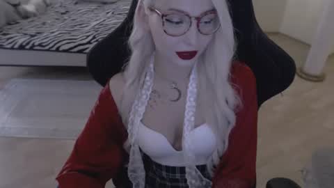 Snapshot of fromsun_forsoul chatting on July 28, 12:48 pm Lilith online show from July 28, 12:48 pm