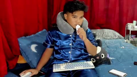 Snapshot of frostbite_69 chatting on December 5, 5:28 pm GABBY online show from December 5, 5:28 pm