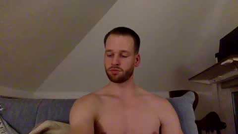 Snapshot of frozenyoga chatting on November 5, 8:31 pm frozenyoga online show from November 5, 8:31 pm