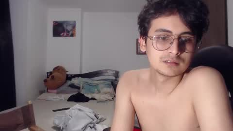 uwu online show from December 4, 10:40 pm